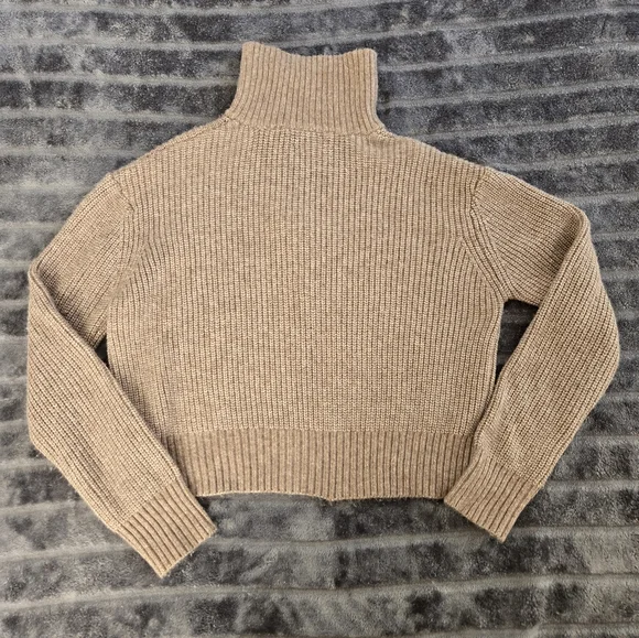 Jessica Simpson Khaki Cropped Sweater Women's Size Medium - Picture 4 of 8